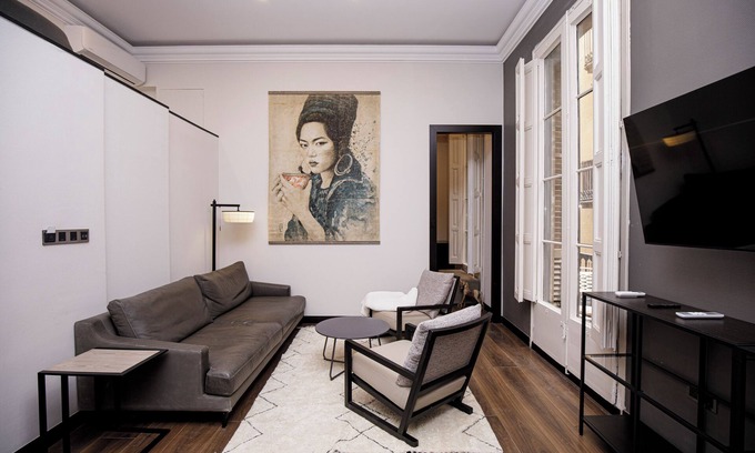 Eixample Apartment | Beautiful cosy apartment, 19th century building, safe and very central location