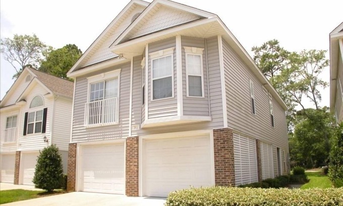 North Myrtle Beach Cottage | Beautiful Cottage in NMB - Linens and Cleaning included, No Motorcycles