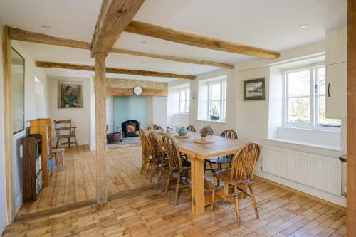 Wedmore House | Beautiful Cottage with Expansive Countryside Views