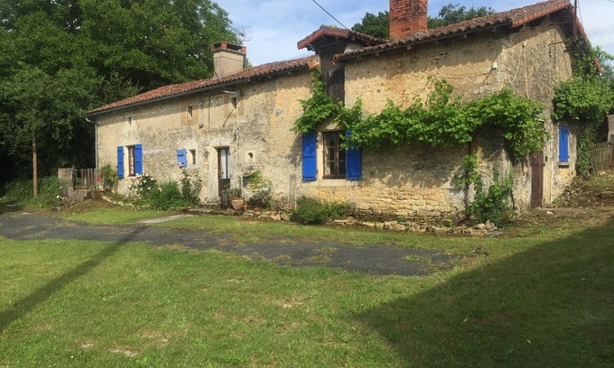 Chatain Cottage | Beautiful cottage with private pool in France