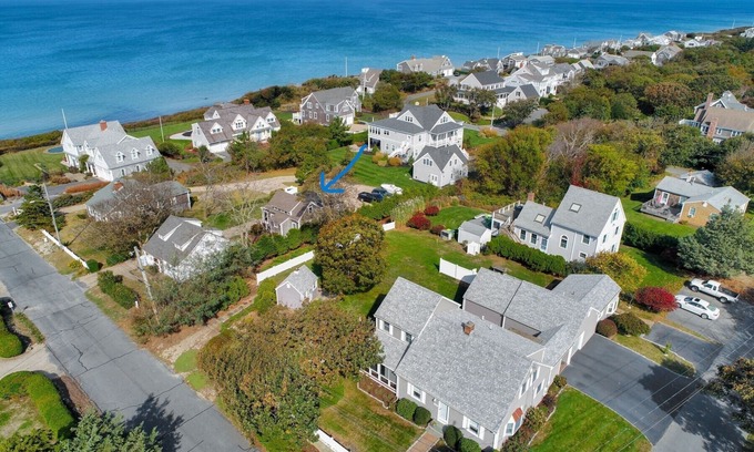 Dennis Cottage | Beautiful Cottage with Private Association Rights
