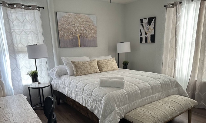 Eagle Pass Apartment | Beautiful Cozy 2-Bedroom Apartment 10 minutes from Kickapoo Lucky Eagle Casino!