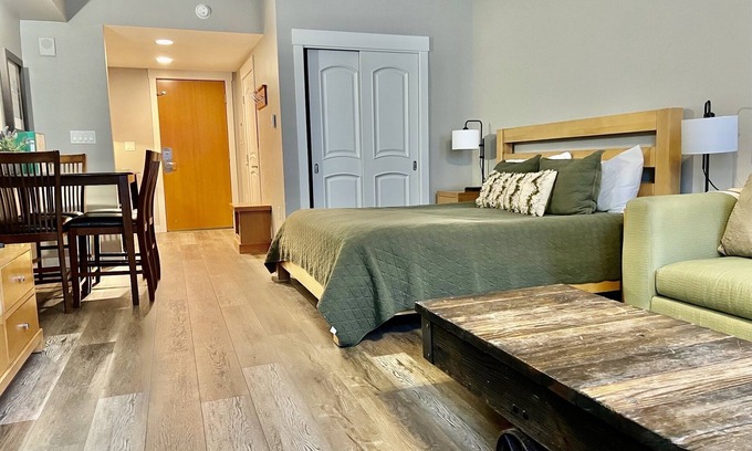 Winter Park Apartment | Beautiful Cozy Studio at the Base With Heated Parking-Can’t beat the location!