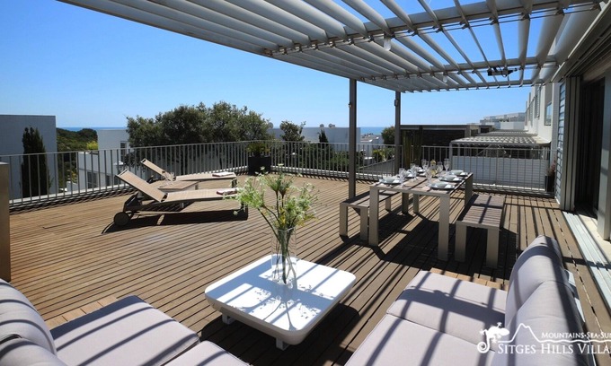 Sant Pere de Ribes Apartment | Beautiful designer apt, close to sea, full A/C & pool