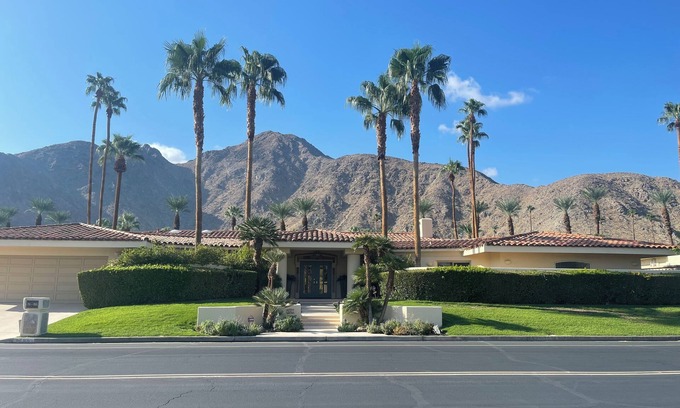 Indian Wells House | Beautiful Elegant Home at Prime Location - Sweeping Mountain & Golf Course Views
