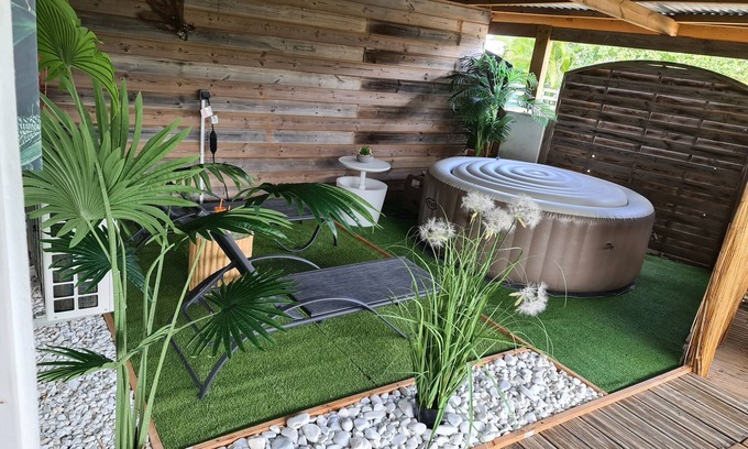 Tartane Apartment | Beautiful F2, jaccuzi, near beach (5mn walk)