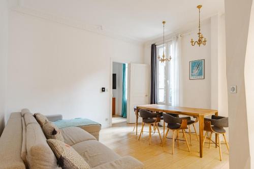 Les Puces de Saint-Ouen Apartment | Beautiful family flat nearby the Flea Market, Stade de France, Montmartre