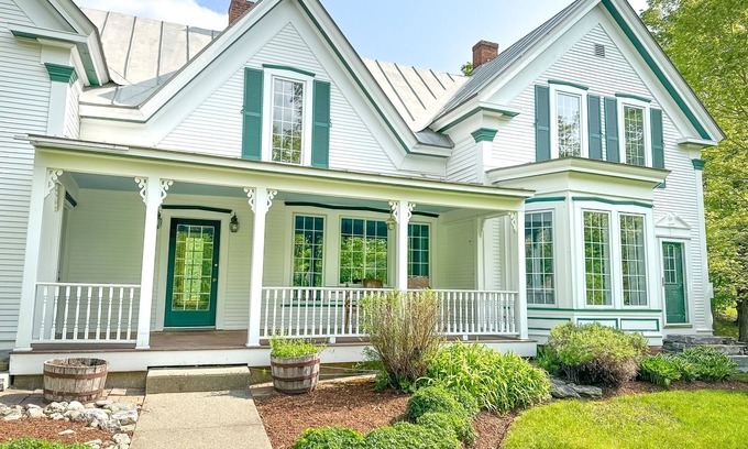 Mad River Valley House | Beautiful Farmhouse Close to Warren Village and Sugarbush Resort