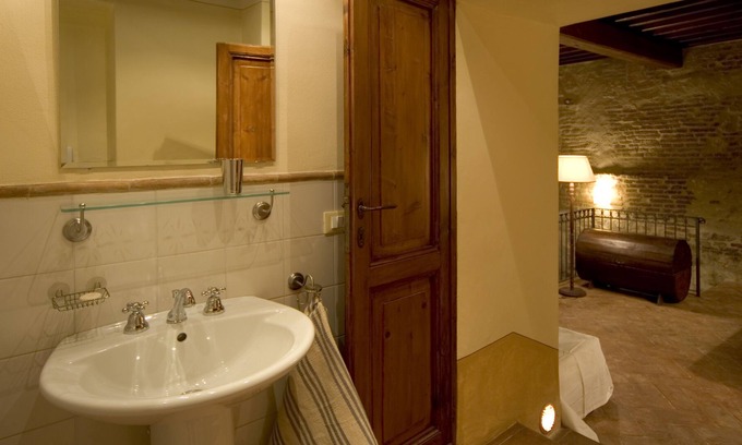 Montefalco Apartment | beautiful flat with pool in the center of Montefalco