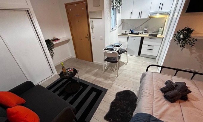 Carabanchel Apartment | Beautiful fully equipped studio apartment in downtown Madrid