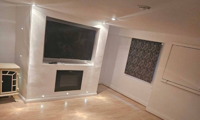 Chatham House | Beautiful furnished 3 bedroom house plus a TV room in the basement
