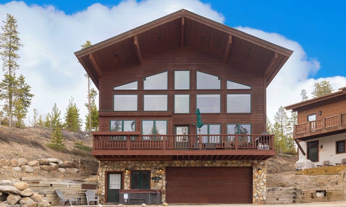 Grand Lake House | Beautiful Grand Lake year-round cabin, lake views, 2 minutes to town, 10 to RMNP