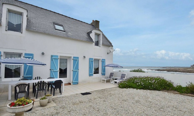 Saint-Guenole House | Beautiful holiday home by the sea in Penmarch