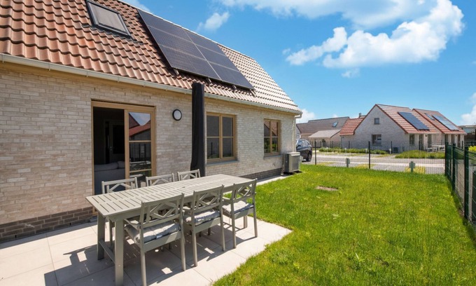 Koksijde House | Beautiful holiday home in park in Koksijde