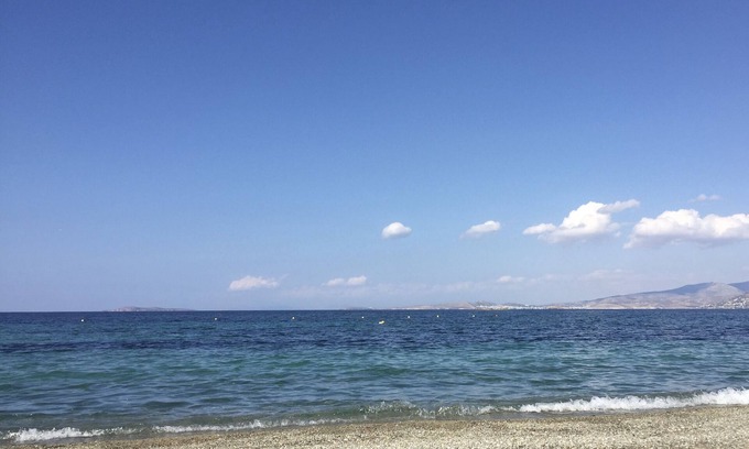 Saronida Apartment | Beautiful holiday home only 100m from the sea!