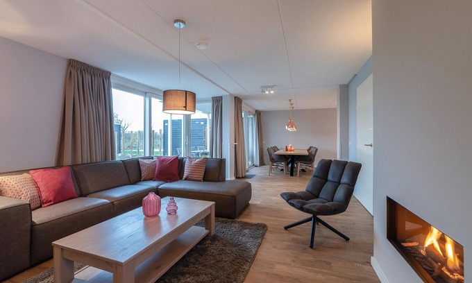 Colijnsplaat House | Beautiful holiday home in Colijnsplaat with garden
