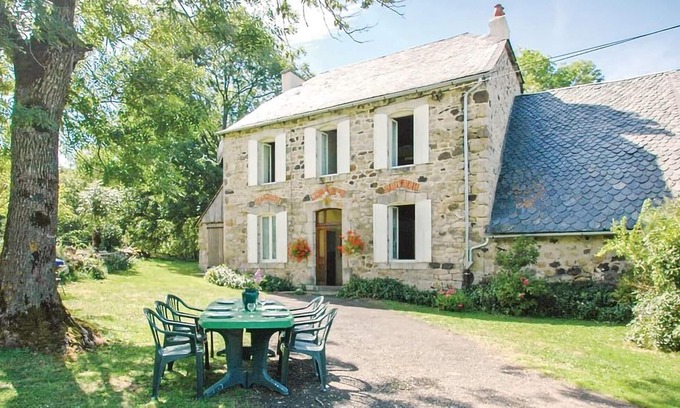 Riom-es-Montagnes House | Beautiful home in riom-ès-montagnes