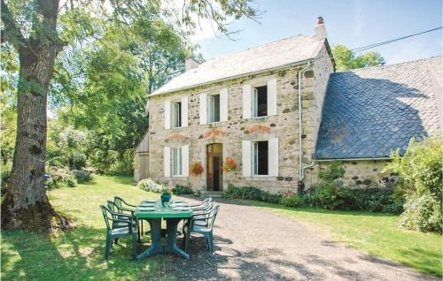 Riom-es-Montagnes House | Beautiful Home In Riom-Ès-Montagnes