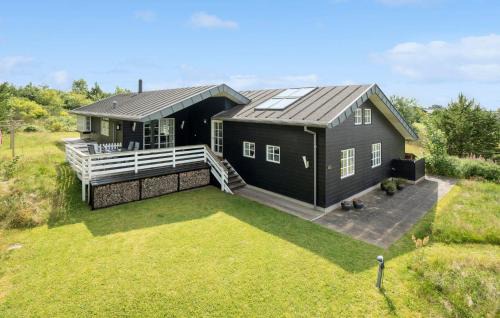 Krejbjerg House | Beautiful Home In Ejstrupholm With Wifi