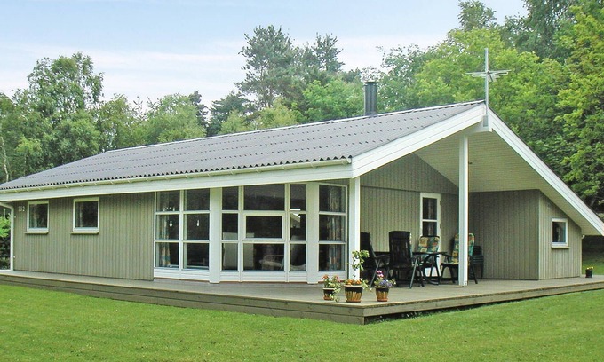 Farvang House | Beautiful home in Fårvang with WiFi