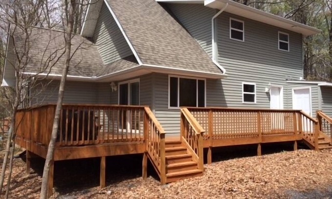 Albrightsville Ski Chalet | Beautiful Home Minutes Away From Many Attractions
