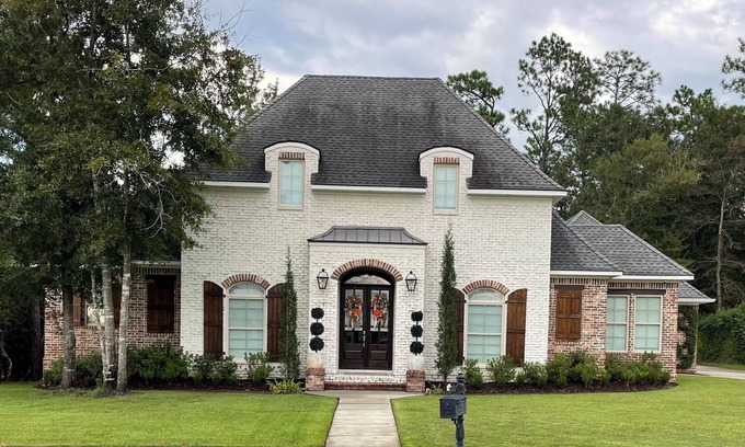 Biloxi House | Beautiful home w pool and jacuzzi, nestled in upscale neighborhood
