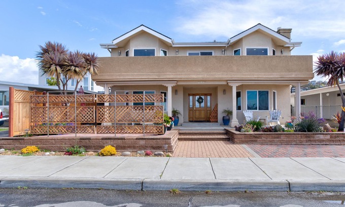 Morro Bay House | Beautiful home with a view of the Rock - fits the family!