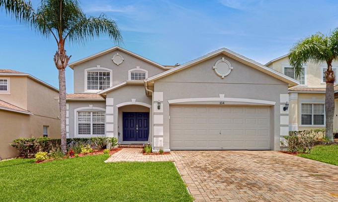 Highgate Park House | Beautiful home with private pool and space for the whole family
