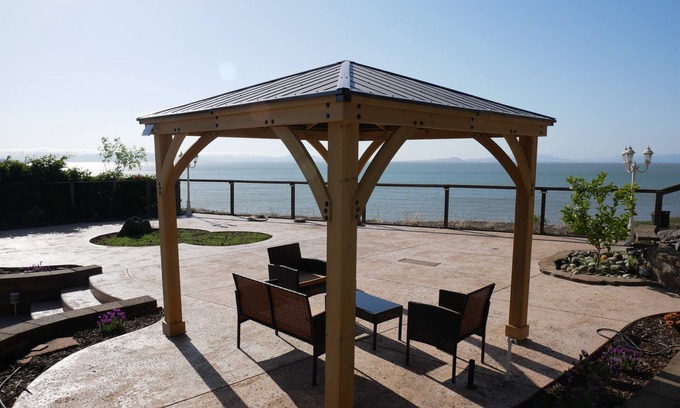 Pinole House | Beautiful Home with Spectacular Bay View From Patio!