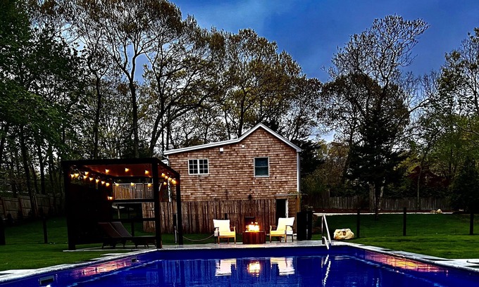 Springs House | Beautiful Home with walking distance to the beach and new 46ft pool!