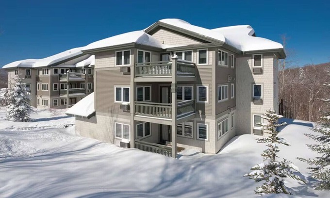Jeffersonville Condo | Beautiful hotel in Vermont Smugglers Notch 1BD near Disc Golf Center