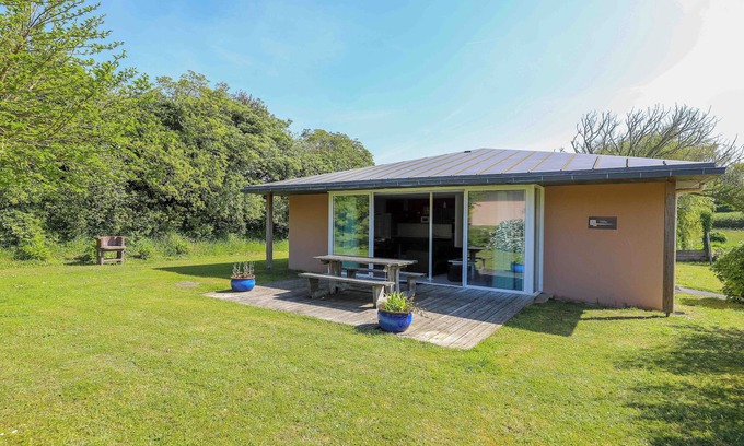 Guisseny Cottage | BEAUTIFUL HOUSE 100 METRES FROM THE BEACH WITH SHARED HEATED POOL