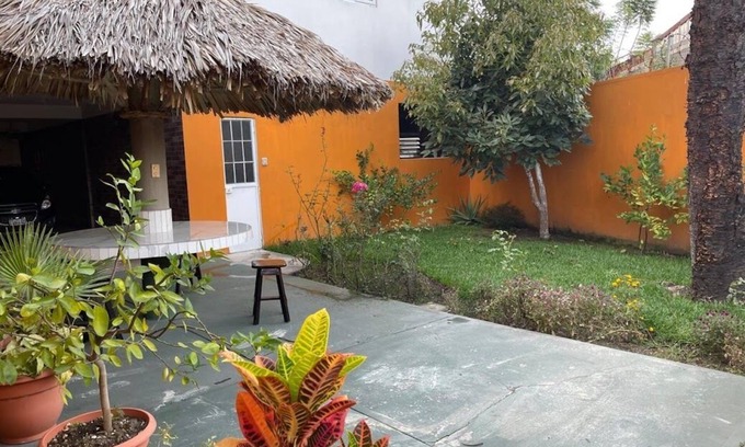 Zona 21 House | Beautiful house 20 minutes from the airport and 5 minutes from Mundo Petapa Park