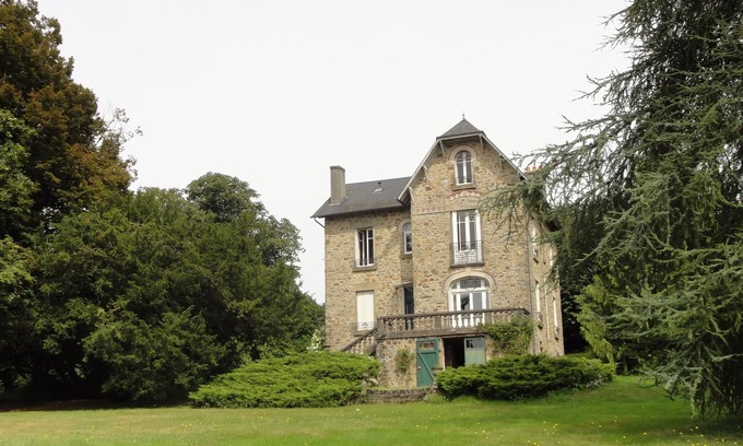 Masseret House | BEAUTIFUL HOUSE BOURGEOISE, 9 people, in the village center of MASSERET