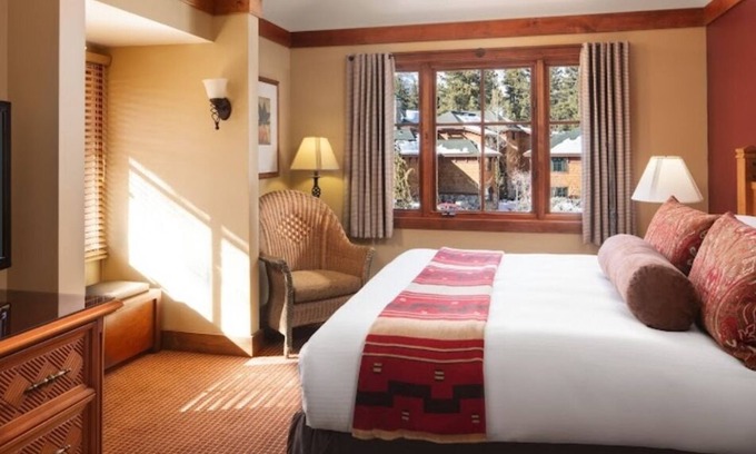 Incline Village Villa | Beautiful Incline Village w/access to adjacent Hyatt Hotel Resort & private bch