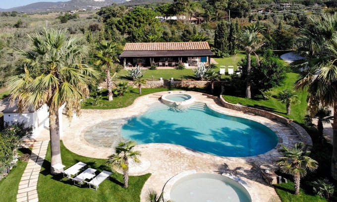Campiglia Marittima Villa | Beautiful private villa with A/C, private pool, WIFI, hot tub, TV, patio and pets allowed