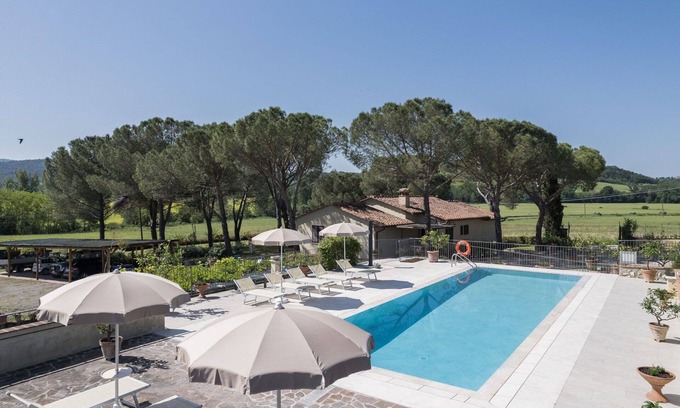 Colle di Val d'Elsa Villa | Beautiful private villa with A/C, private pool, WIFI, TV and pets allowed, close to San Gimignano