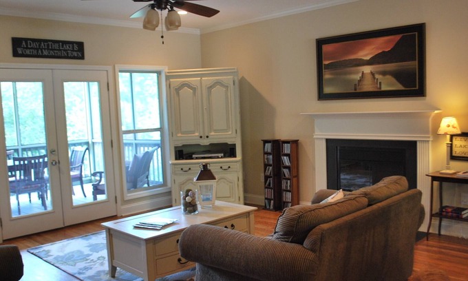 Wedowee House | Beautiful Lake House With Pontoon Boat Available!