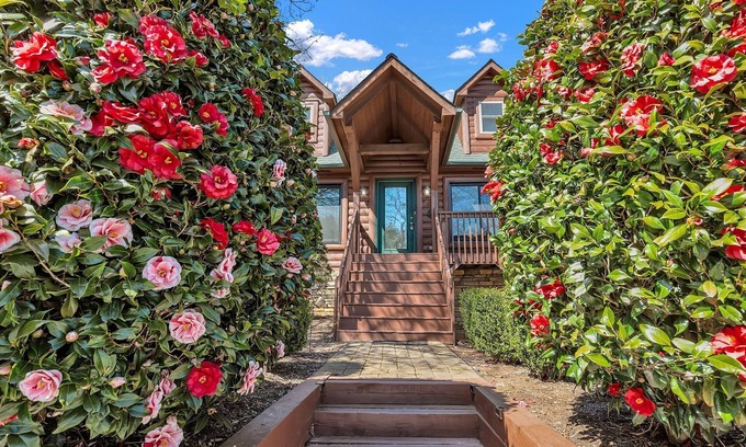 Laurel Lakes Cabin | Beautiful Lakefront Log Cabin On Peaceful Laurel Lake ~ Lake Lure Area