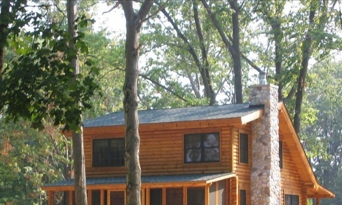 Saugatuck Cabin | Beautiful Lakefront Saugatuck Log Cabin
