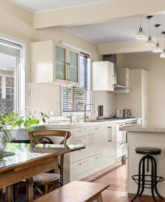 Marewa Villa | Beautiful Large Central Napier Home