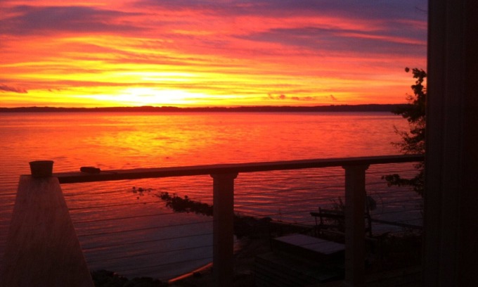 Traverse City House | Beautiful Large House On Water Just 5 Miles To TC