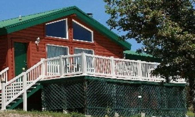 Los Ojos Cabin | Beautiful log-sided cabin in scenic Chama, New Mexico