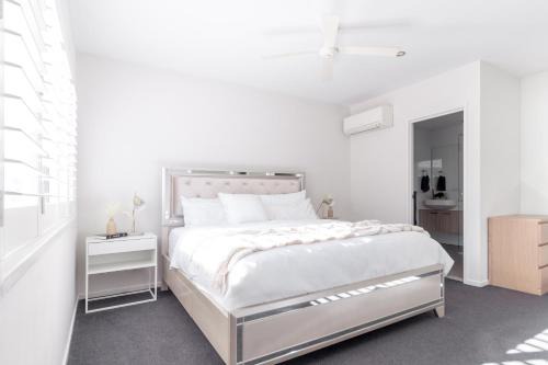 Ascot Apartment | Beautiful Modern 3 Bedroom Family Suite Sleeps 6
