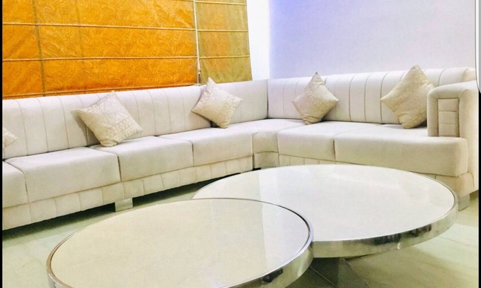 Faridabad Apartment | Beautiful Modern 3 Bhk for Guest