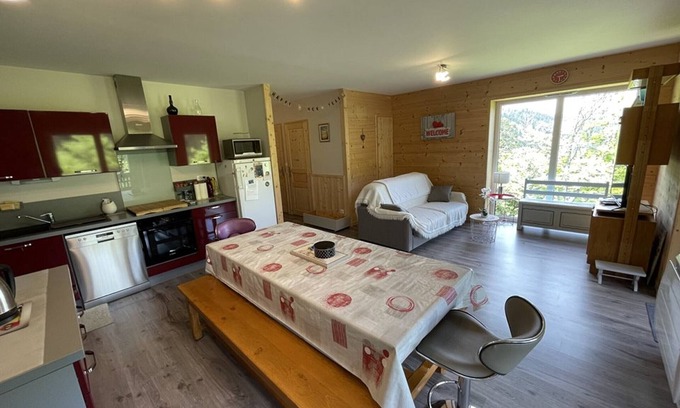 Laveissiere Apartment | Beautiful Mountain Apartment with Ski-In Access