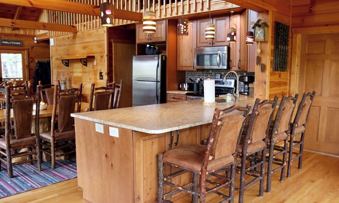 Townsend Cabin | Beautiful mountain sunrise view at Cobblestone Manor
