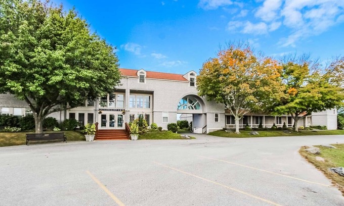 Ocean Drive Resort | Beautiful Narragansett Bay - Oceancliff I&II Suites on the Bay