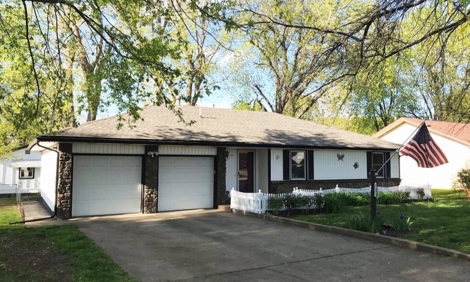 Springfield House | Beautiful Neighborhood Home With Outdoor Gameroom
