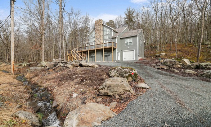 Rowland House | Beautiful New Construction home ready for summer in Masthope!